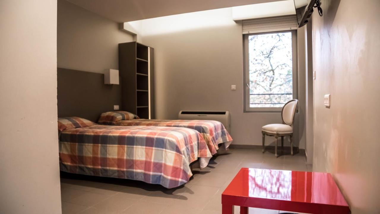 Hotel Du Canal Castelnaudary Kamer foto